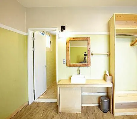 Hotel Hide & Seek 2*